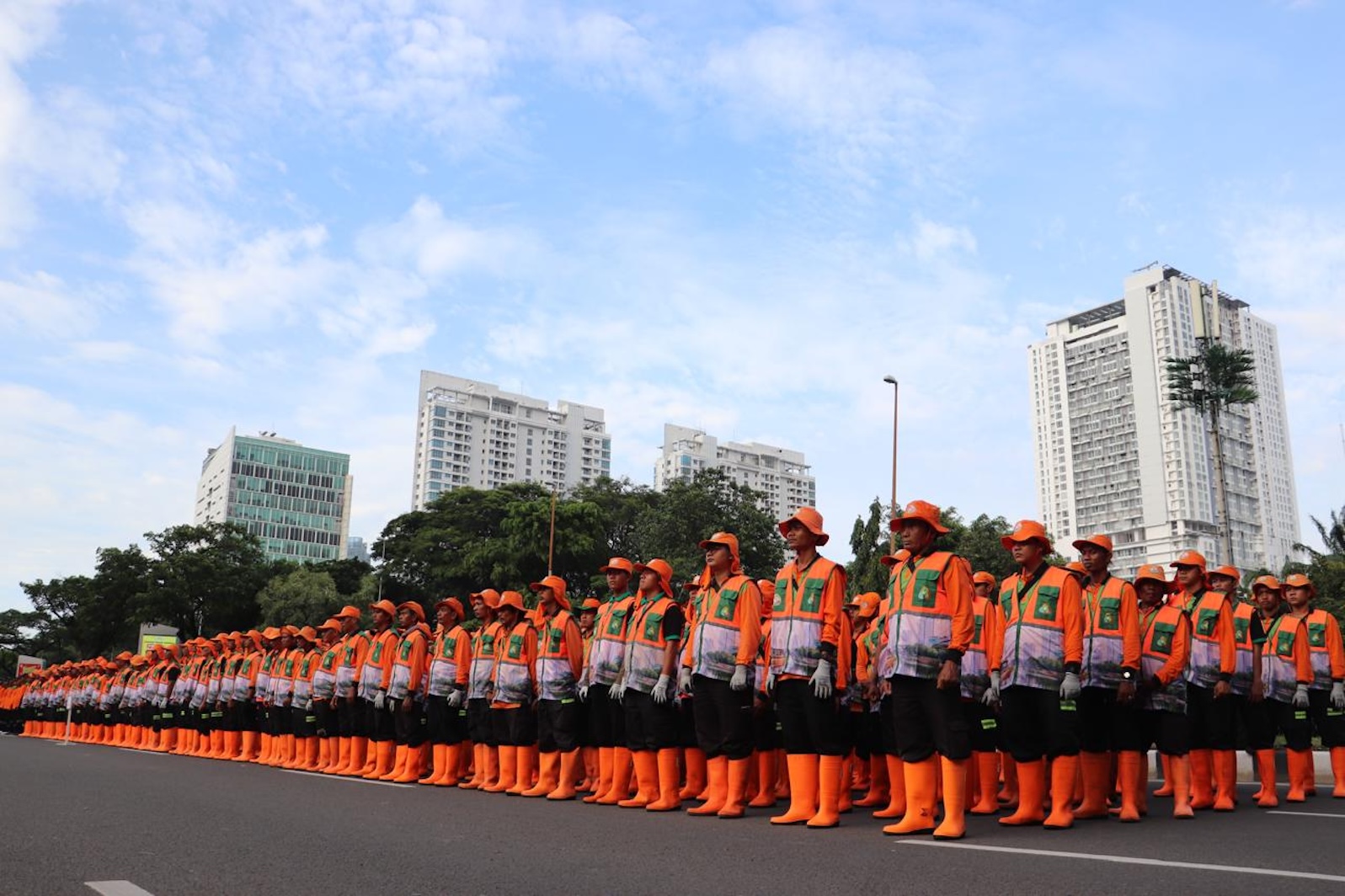 Cover DLH Siagakan 2.906 Petugas Pastikan Kebersihan Jakarta Saat Libur Lebaran