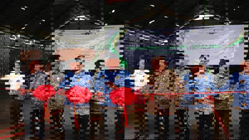 Cover Bank Sampah Naik Kelas, DKI Hadirkan Pusat Daur Ulang di Ciracas